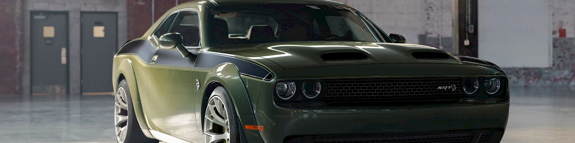 Dodge Challanger Hellcat Jailbreak modell parkol a hangárban