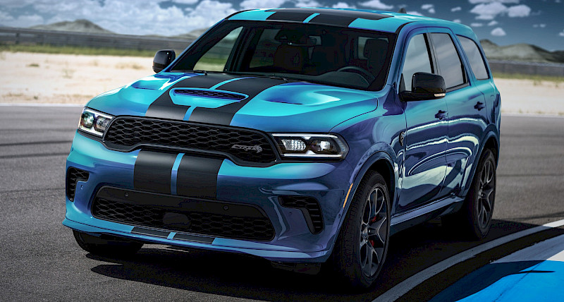 Dodge Durango halad a verenypályán